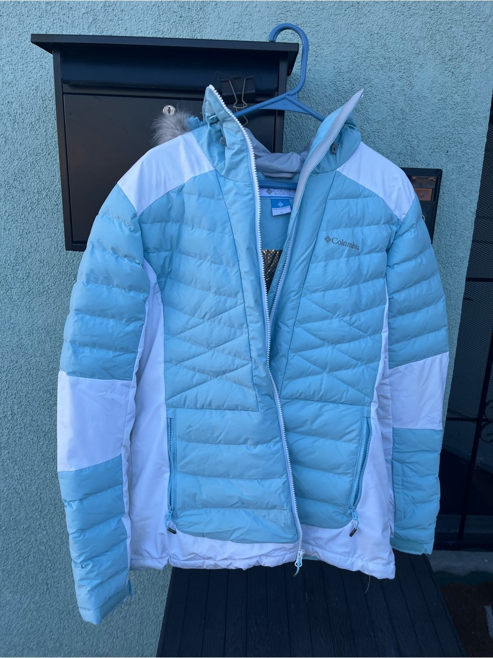 Columbia Light Blue & White Quilted Jacket with Hood